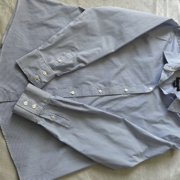 LIz Claiborne shirt - Picture 3 of 4